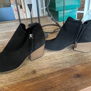 New Vince Camuto ankle boots - size 9.5. NWT.